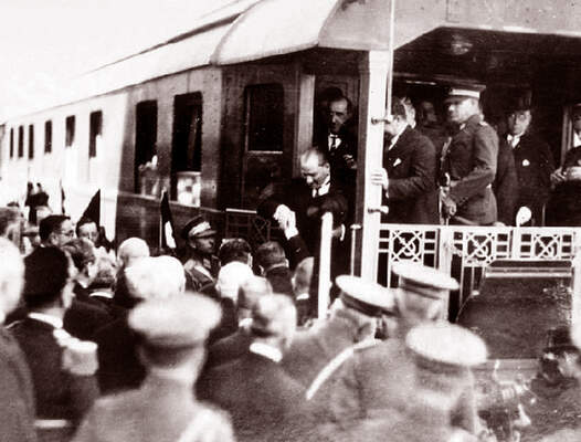 Mustafa Kemal Atatürk, İzmit'te