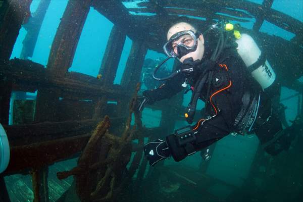 Sahil Güvenlik Komutanlığı timlerinin Van Gölü'nün derinliklerindeki tatbikatı görüntülendi
