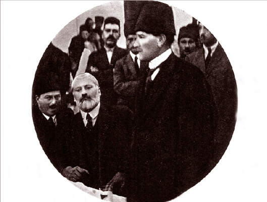 Mustafa Kemal Atatürk İzmit'te
