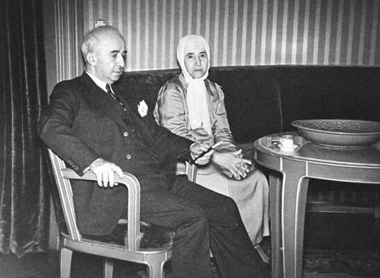 İsmet İnönü ve annesi Cevriye Temelli