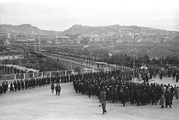 Atatürk'ün cenazesi TBMM'ye götürülüyor