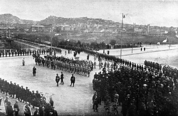 Atatürk'ün cenazesi TBMM'ye götürülüyor