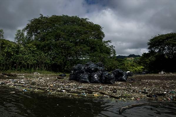 Cerron Grande reservoir pollution in El Salvador