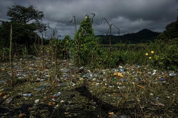 Cerron Grande reservoir pollution in El Salvador