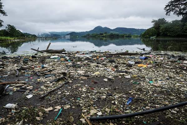 Cerron Grande reservoir pollution in El Salvador