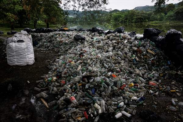 Cerron Grande reservoir pollution in El Salvador