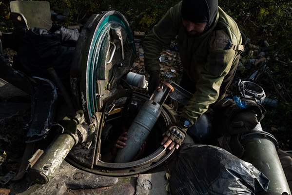 Ukrainian tank crew on the frontline in Bakhmut