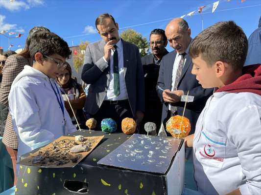 Ardahan'da parçalı Güneş tutulması ilgiyle izlendi