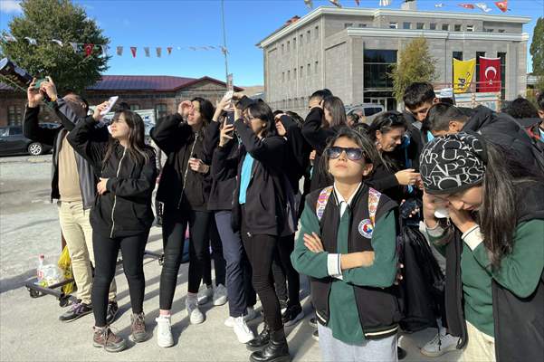 Ardahan'da parçalı Güneş tutulması ilgiyle izlendi