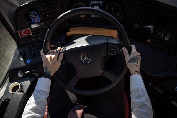 "Serenay kaptan" şehirler arasında mekik dokuyor