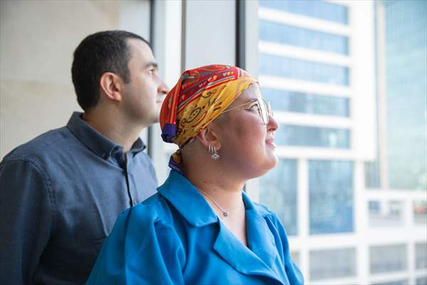 Doktor çiftin aşkı kansere meydan okuyor