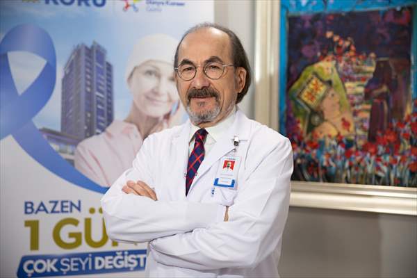 Doktor çiftin aşkı kansere meydan okuyor