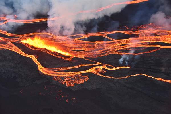World's largest active volcano begins to erupt in US state of Hawaii after 38 years