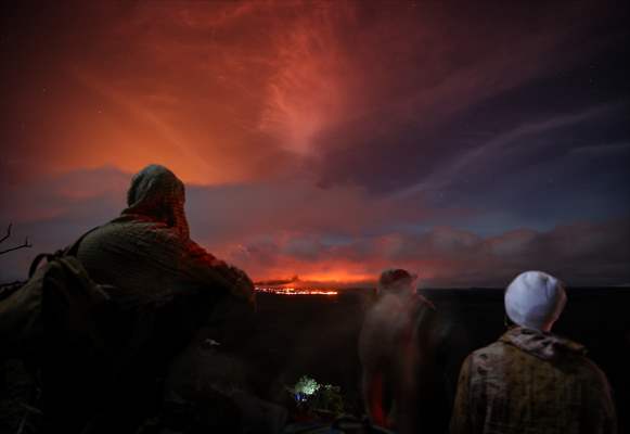 Hawaii's Mauna Loa erupts