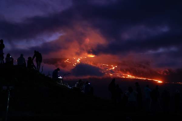 Hawaii's Mauna Loa erupts