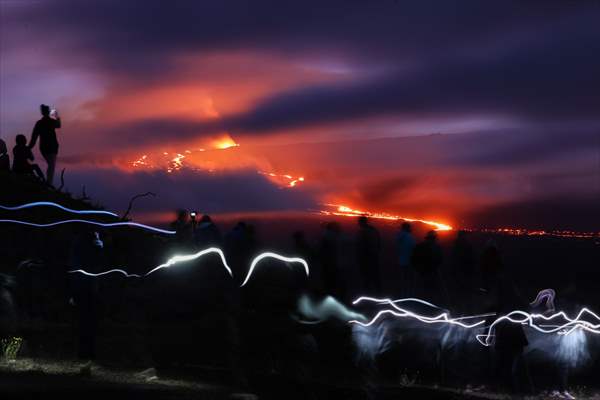 Hawaii's Mauna Loa erupts