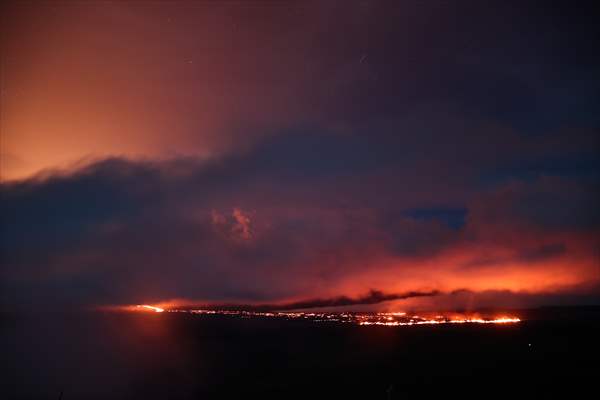 Hawaii's Mauna Loa erupts