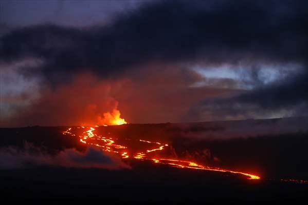 Hawaii's Mauna Loa erupts