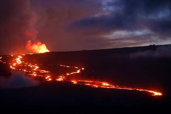 Hawaii's Mauna Loa erupts