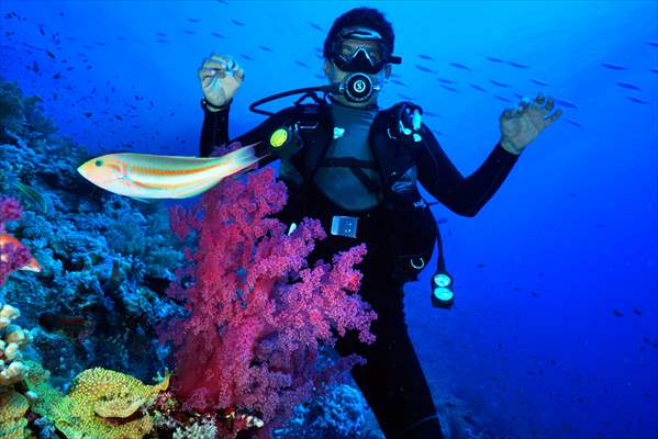 Underwater DOP dives with amputee person in Red Sea