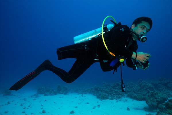 Underwater DOP dives with amputee person in Red Sea