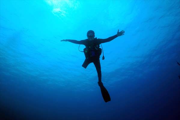 Underwater DOP dives with amputee person in Red Sea