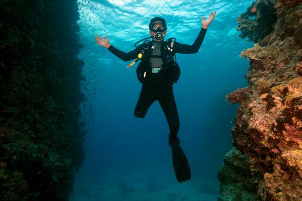 Underwater DOP dives with amputee person in Red Sea