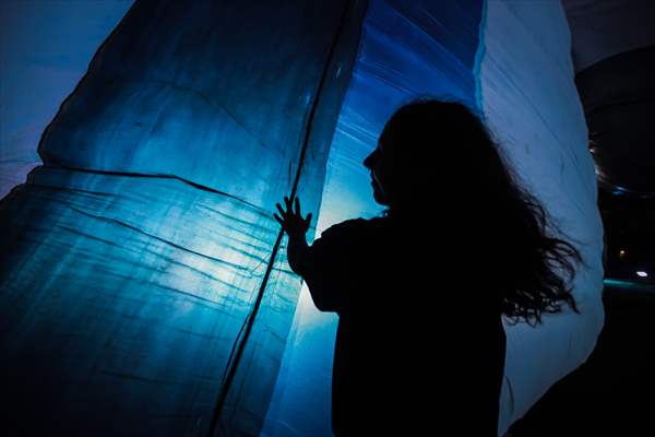 Colombians want to win Guinness with Lionel Messi inflatable jersey