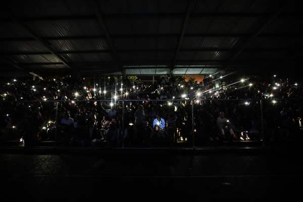 Colombians want to win Guinness with Lionel Messi inflatable jersey