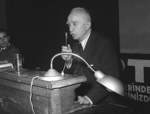 Başbakan İsmet İnönü