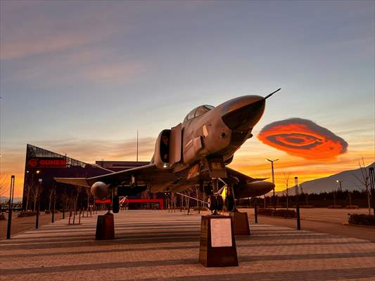 Lenticular cloud in Turkiye's Bursa