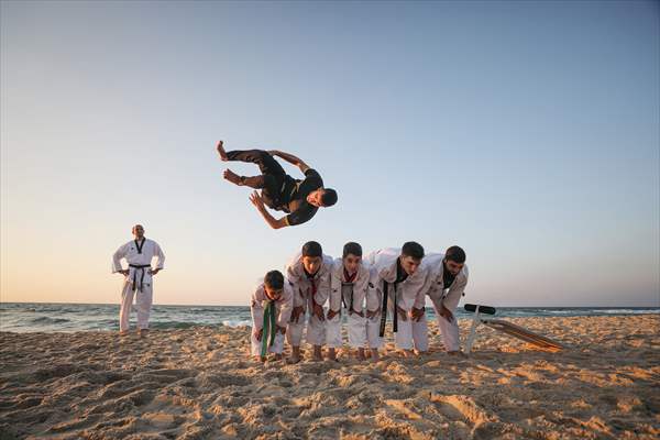 Taekwondo training on the beach in Gaza
