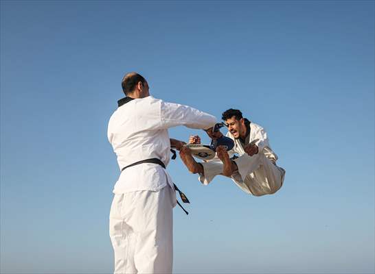 Taekwondo training on the beach in Gaza