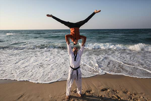 Taekwondo training on the beach in Gaza