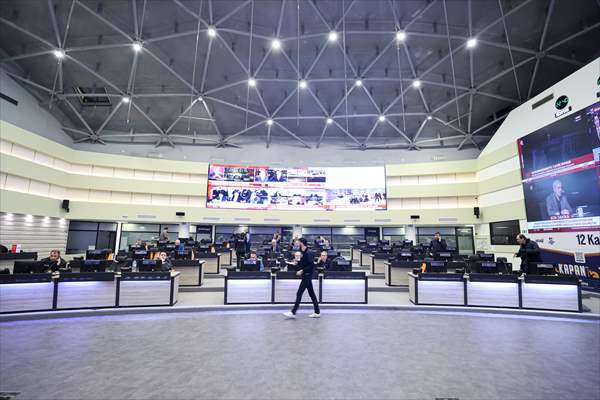 Cumhurbaşkanı Yardımcısı Oktay ve bazı bakanlar deprem çalışmalarını AFAD'dan koordine ediyor