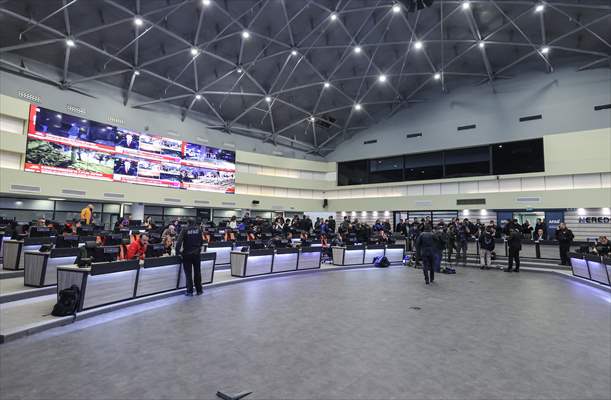 Cumhurbaşkanı Yardımcısı Oktay ve bazı bakanlar deprem çalışmalarını AFAD'dan koordine ediyor