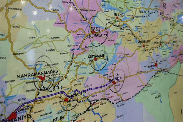 Cumhurbaşkanı Yardımcısı Oktay deprem çalışmalarını AFAD'dan koordine ediyor