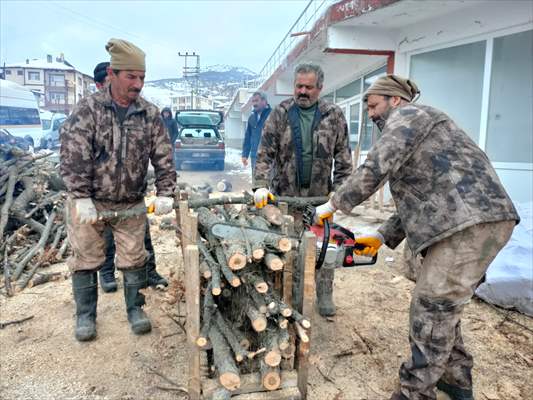 İç Anadolu'dan deprem bölgelerine yardımlar sürüyor