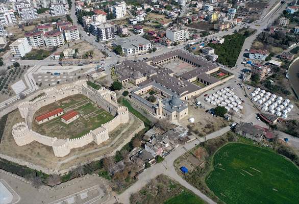 Mimar Sinan'ın inşa ettiği külliye depremzedelere sıcak yuva oldu