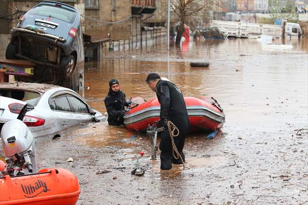Rescue works continue for citizens stranded due to floods in Sanliurfa