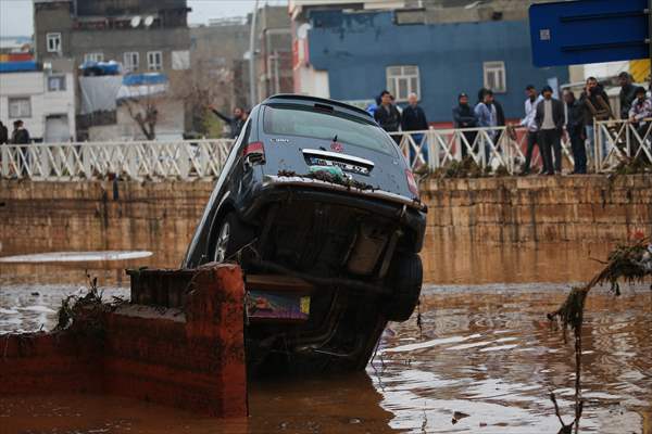 Rescue works continue for citizens stranded due to floods in Sanliurfa