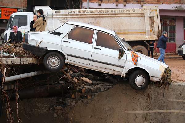 Houses and vehicles damaged in flood-affected Sanliurfa