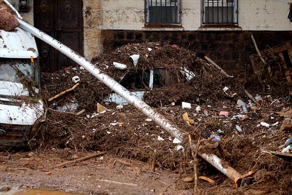 Houses and vehicles damaged in flood-affected Sanliurfa