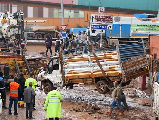 Houses and vehicles damaged in flood-affected Sanliurfa