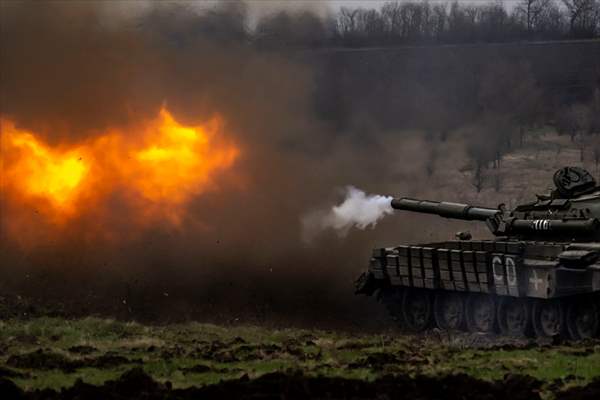 Ukrainian Army reinforces their tank brigade through firing practice in Zaporizhzhia