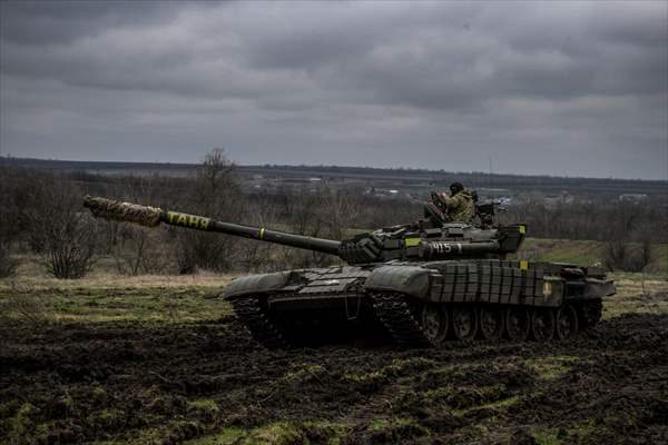Ukrainian Army reinforces their tank brigade through firing practice in Zaporizhzhia