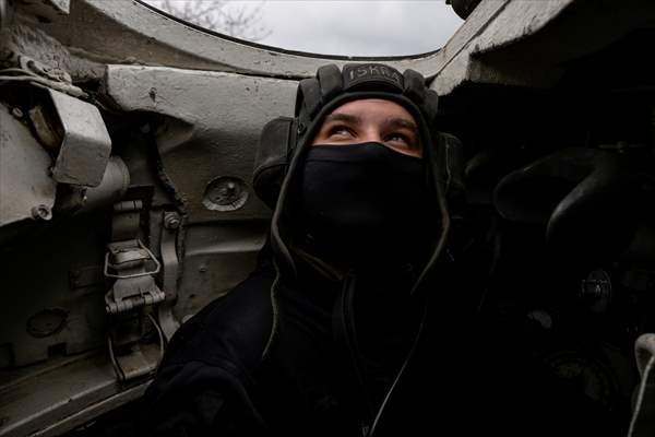 Ukrainian Army reinforces their tank brigade through firing practice in Zaporizhzhia