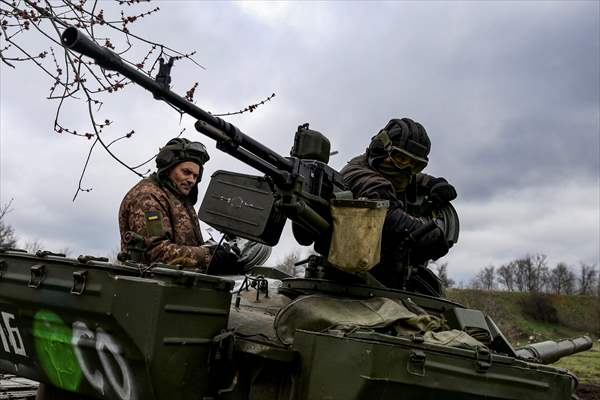 Ukrainian Army reinforces their tank brigade through firing practice in Zaporizhzhia