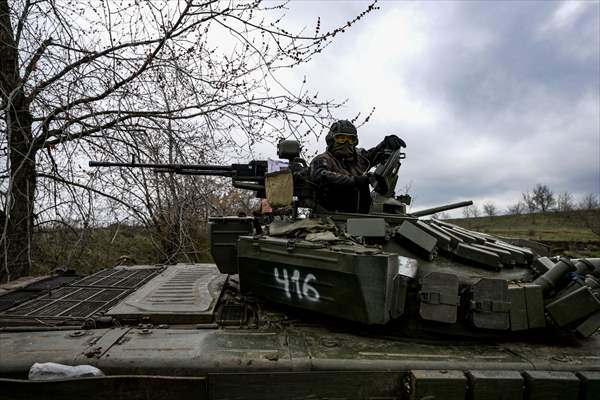 Ukrainian Army reinforces their tank brigade through firing practice in Zaporizhzhia