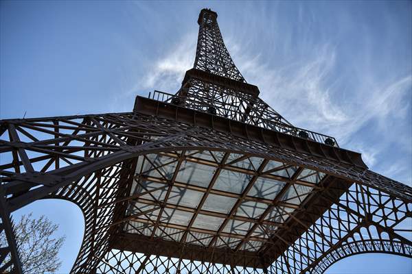 The piece of art 'Eiffela Tower' in Paris